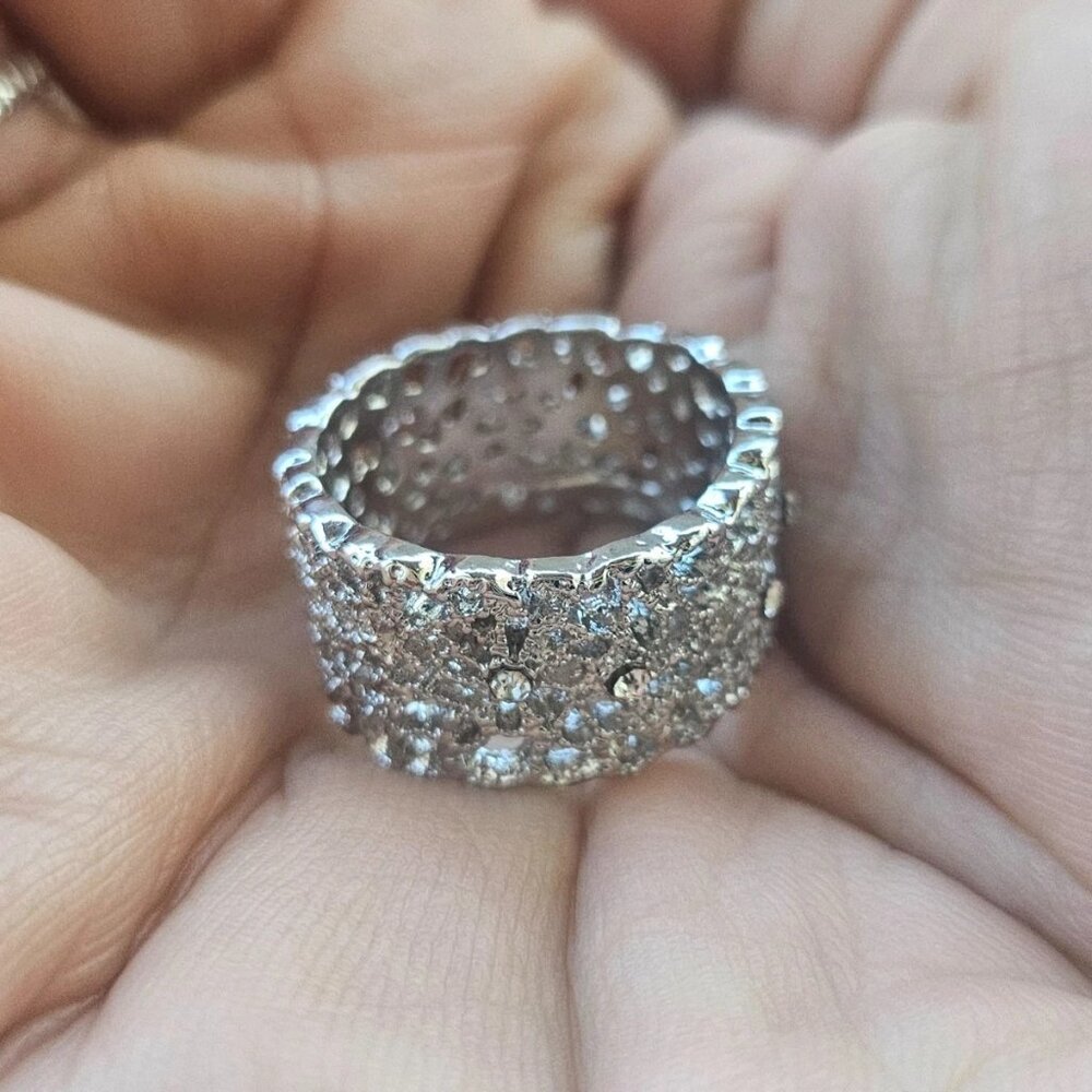 Fashion Ring Band Silver Tone Wide Finger Band Fashion Jewelry Size 6.5 New - Picture 3 of 11